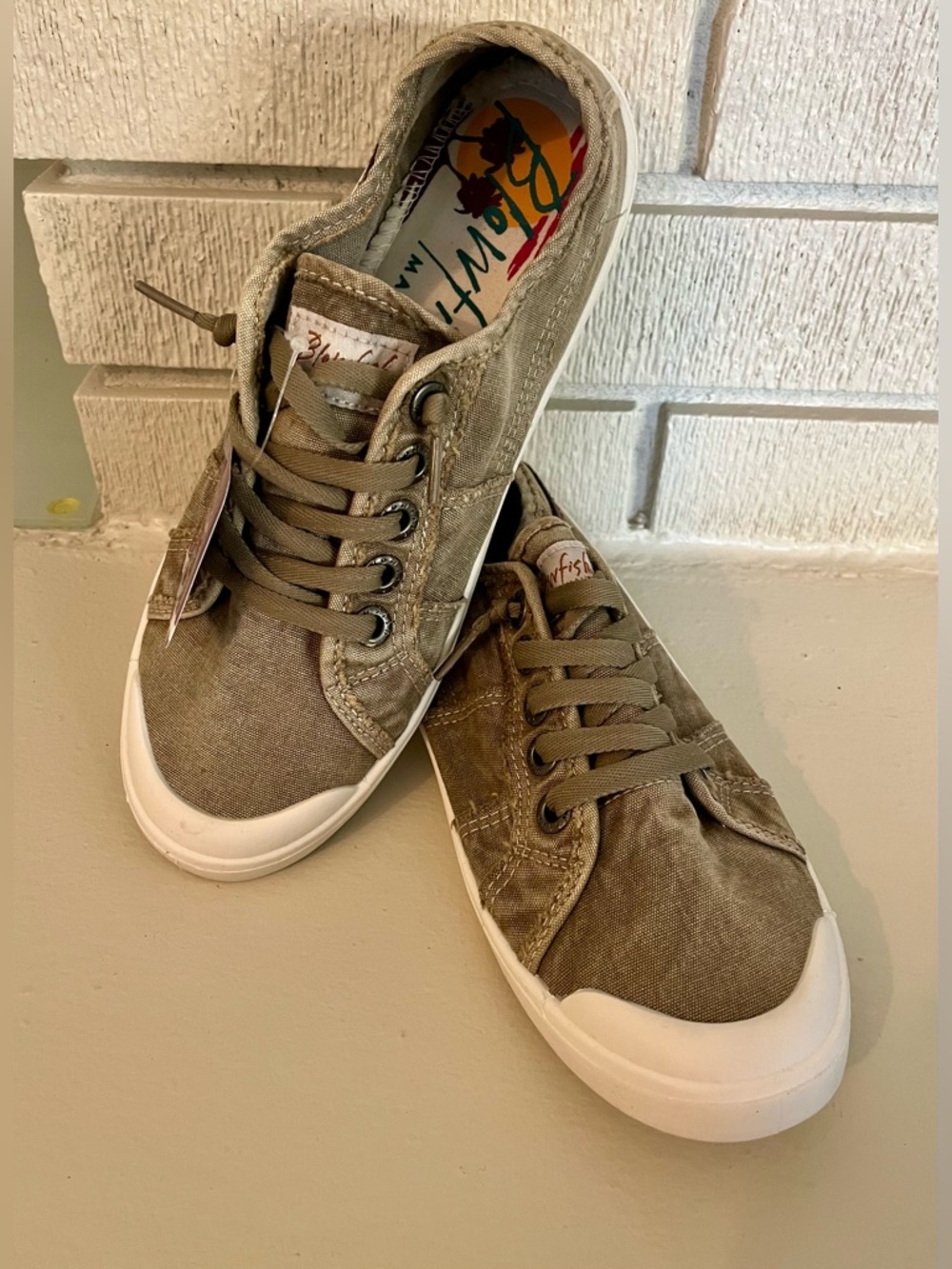 💚🤍Blowfish MALIBU Sage Green Slip-On Washed Canvas Sneakers (NWT), 
Size 8